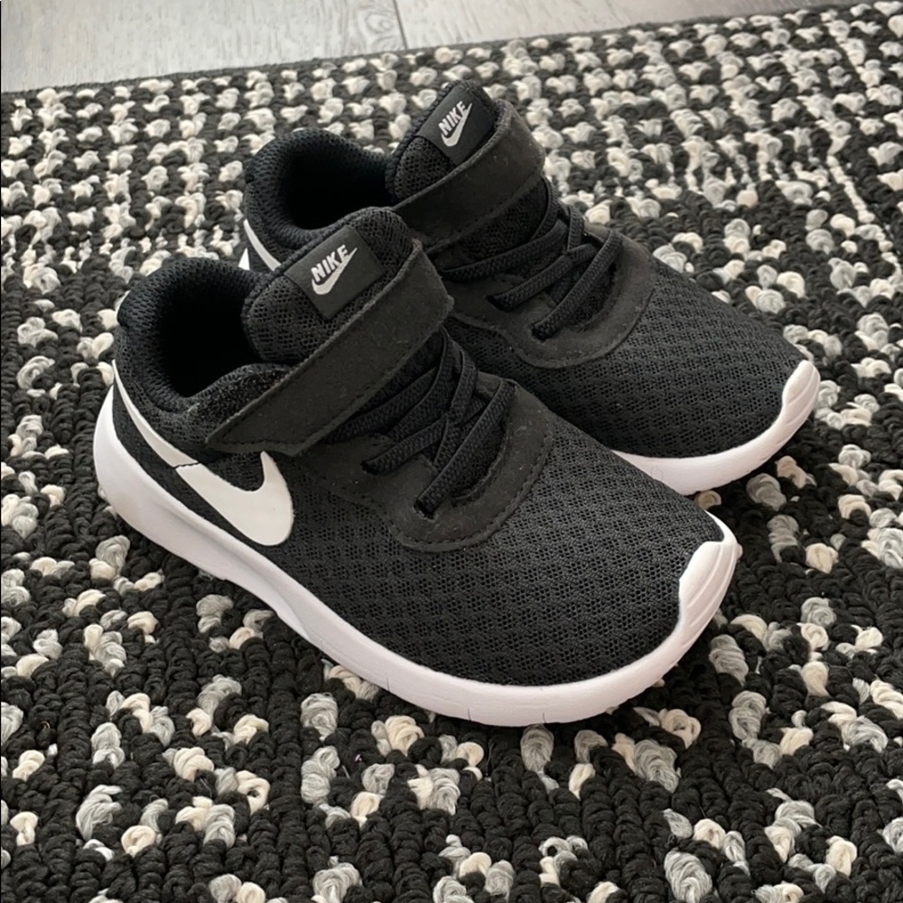 Nike toddler shoe